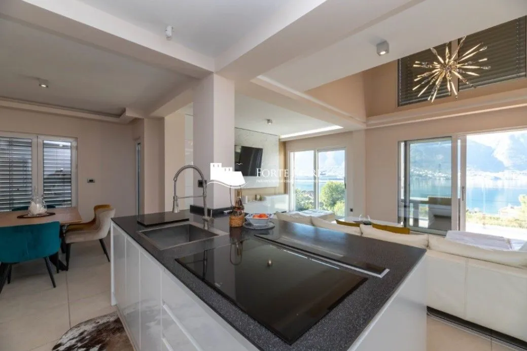 Sale, house, 300m², Sveti Stasije, Kotor
