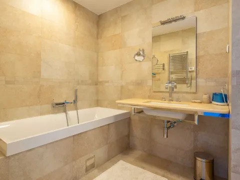 Prodaja, trosoban stan, 139m², Rijeka Reževići, Budva - image 15