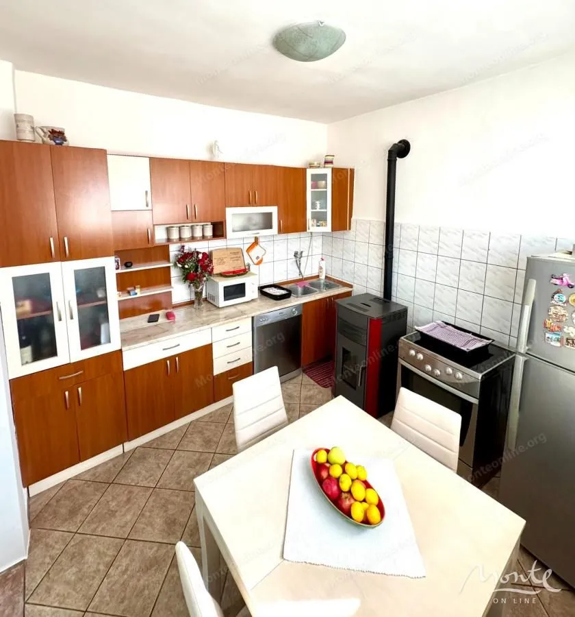 Prodaja, kuća, 70m², Stara Varoš, Podgorica