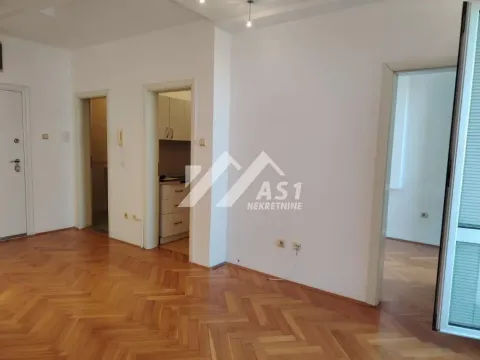 Izdavanje, dvosoban stan, 46m², Bulevar Oslobodjenja, Novi Sad Sve Podlokacije - image 4