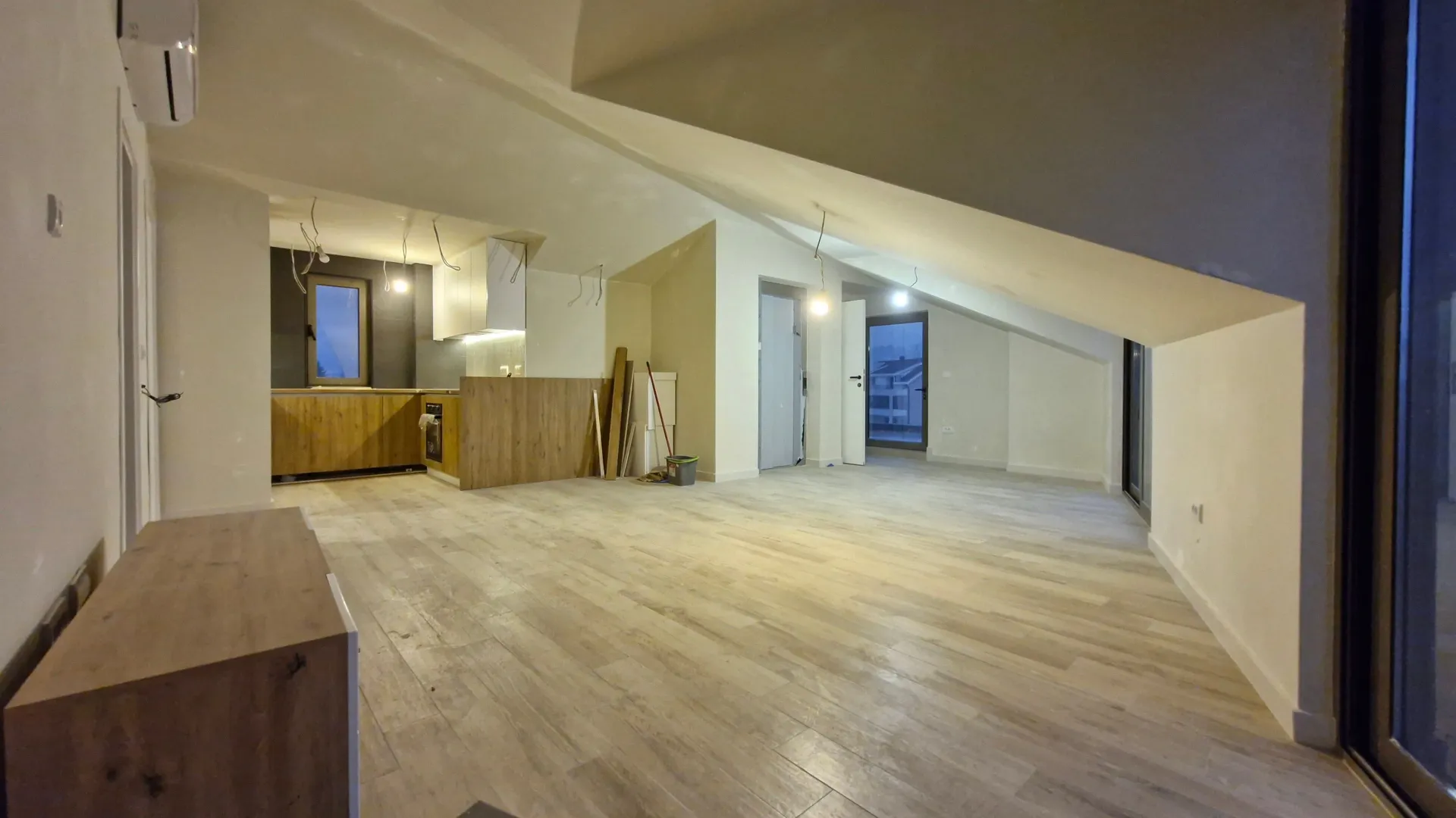 Prodaja, dvosoban stan, 90m², Dumidran, Tivat
