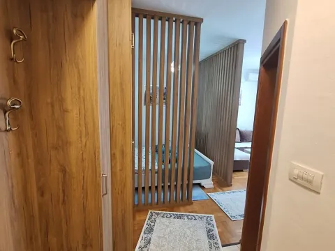Rent, one bedroom apartment, 40m², Centar, Bar - image 5
