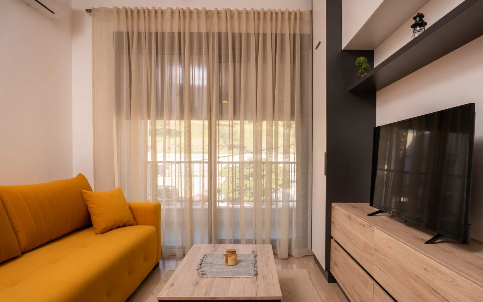 Izdavanje, garsonjera, 25m², Pod Kuk, Tivat