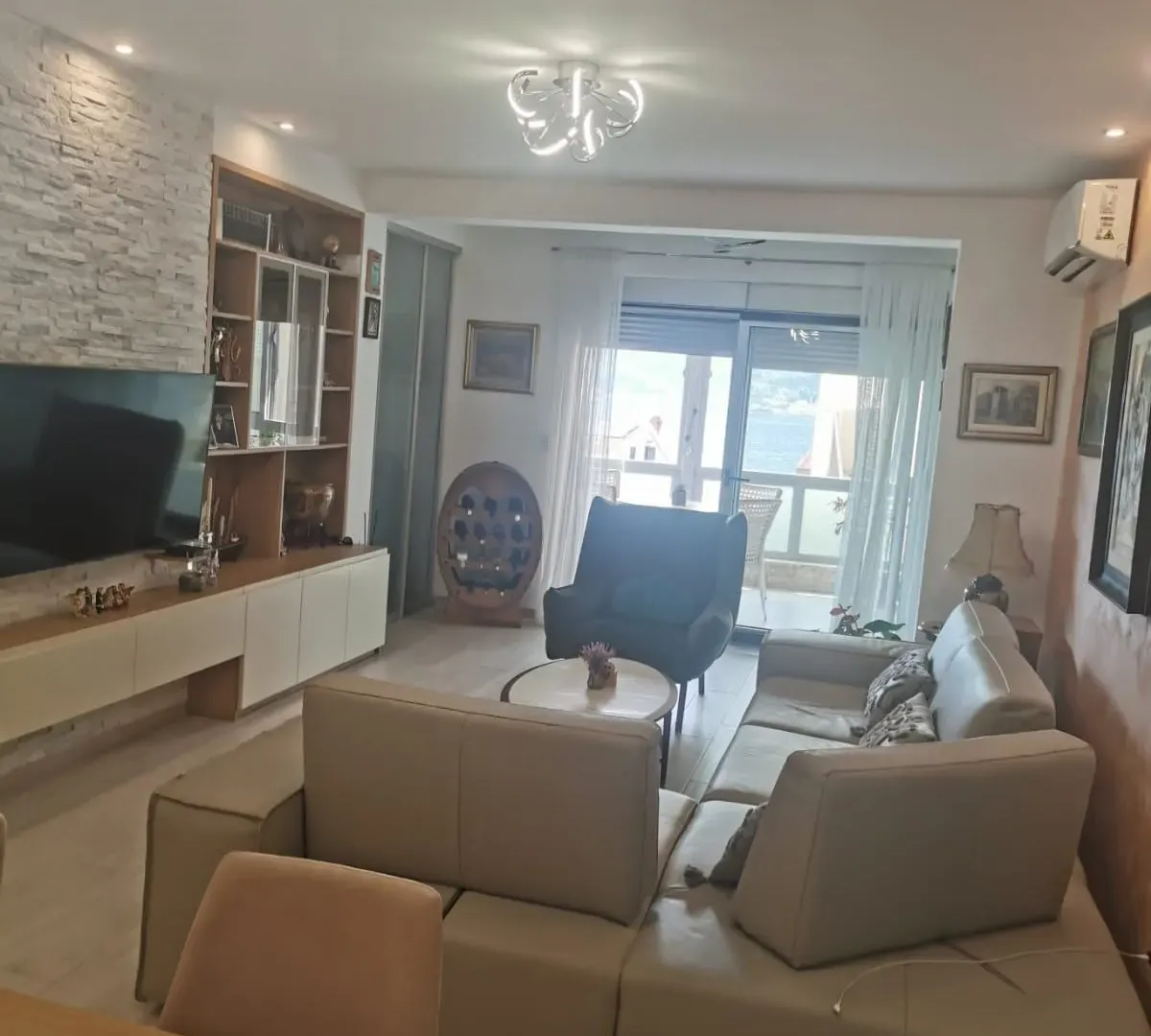Prodaja, jednosoban stan, 61m², Dobrota, Kotor