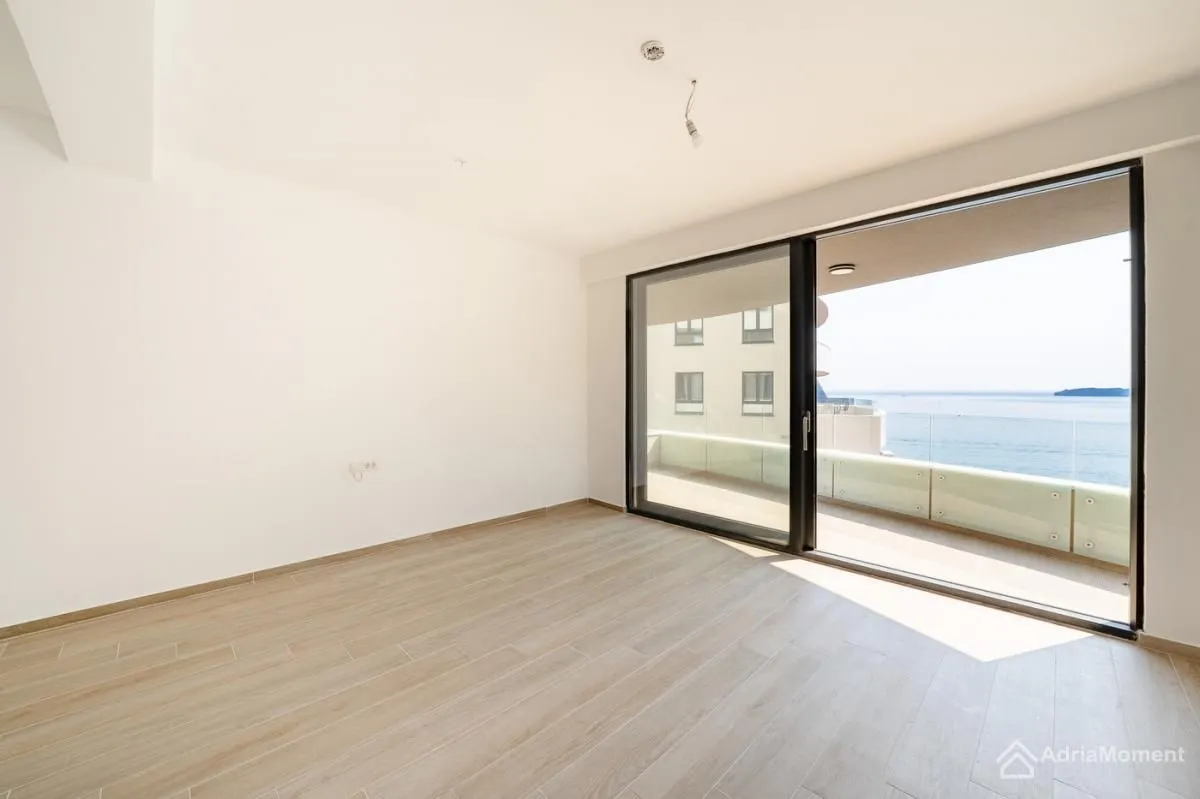 Prodaja, dvosoban stan, 70m², Rafailovići, Budva