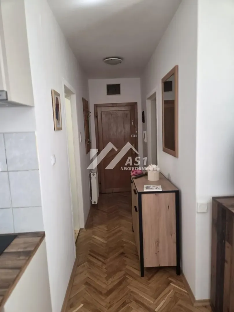 Izdavanje, jednosoban stan, 33m², Novi Sad Sve Podlokacije, Novi Sad