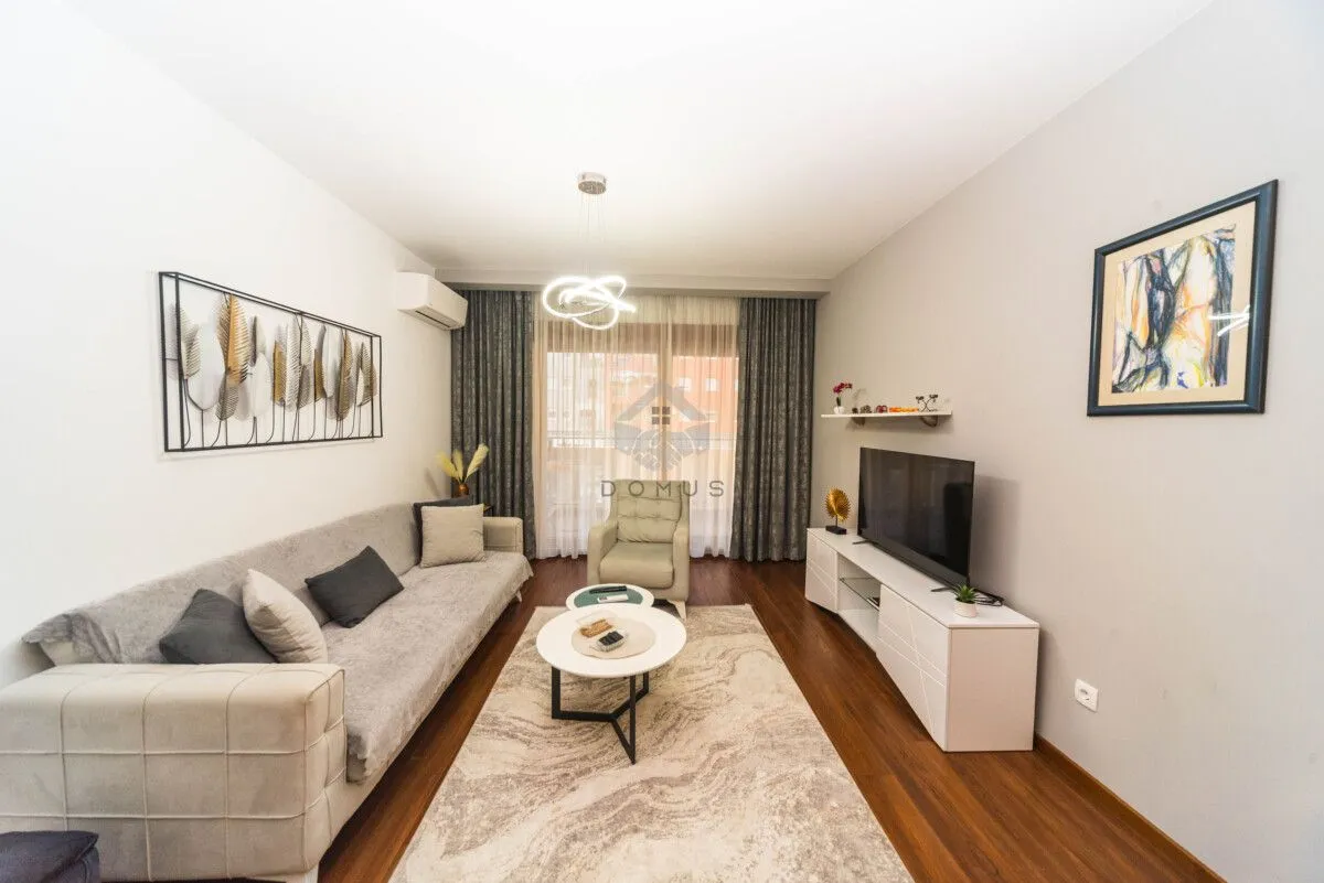 Izdavanje, jednosoban stan, 60m², Master Kvart, Podgorica