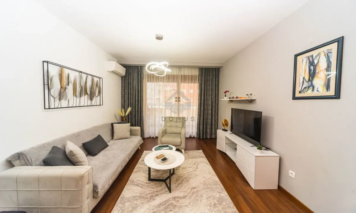 Izdavanje, jednosoban stan, 60m², Master Kvart, Podgorica