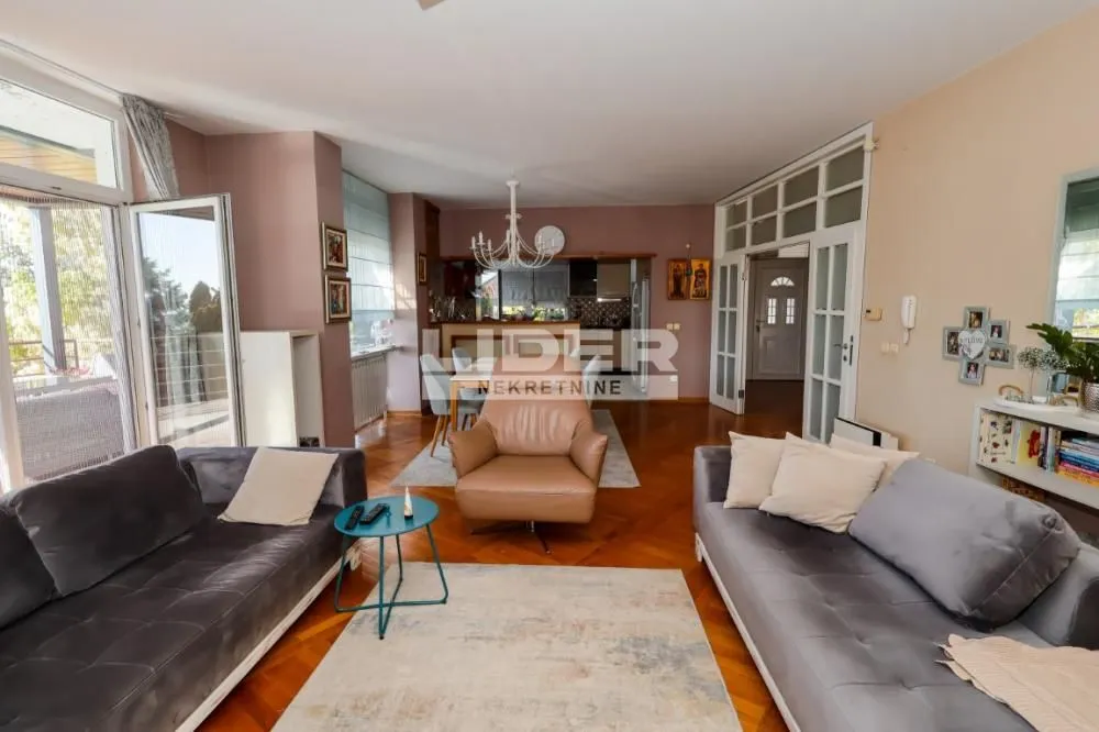 Sale, house, 544m², Višnjička Banja, Palilula Sve Podlokacije