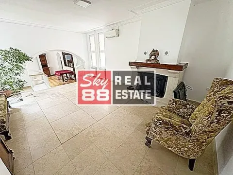 Rent, three bedroom apartment, 130m², Neimar, Vračar Sve Podlokacije - image 2