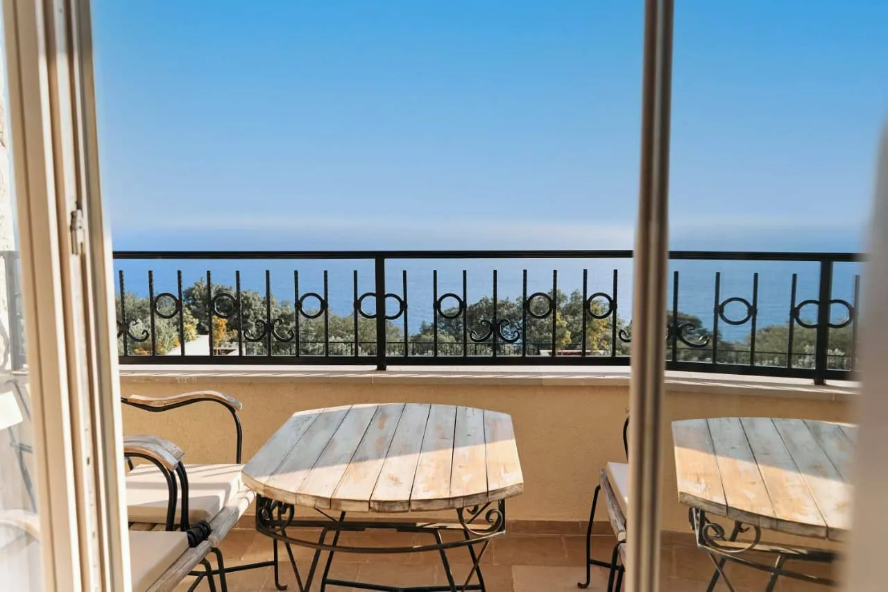 Izdavanje, kuća, 150m², Reževići, Budva