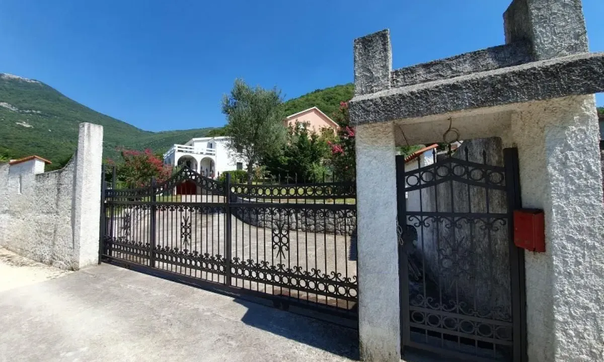 Prodaja, kuća, 250m², Seljanovo, Tivat