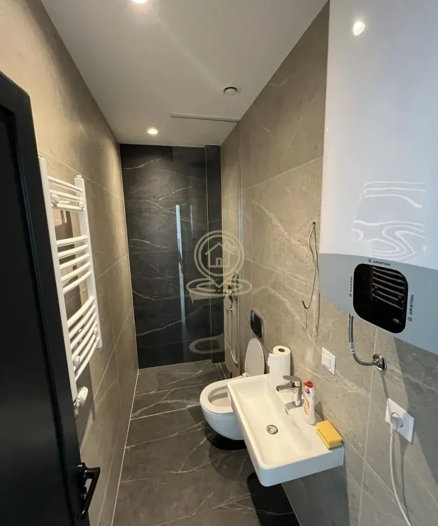 Izdavanje, poslovni prostor, 45m², Cvetkova Pijaca, Zvezdara Sve Podlokacije