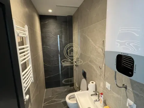 Izdavanje, poslovni prostor, 45m², Cvetkova Pijaca, Zvezdara Sve Podlokacije - image 4