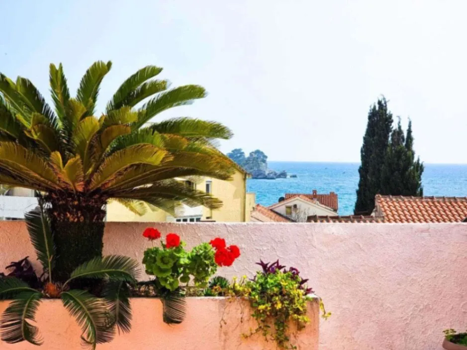 Prodaja, dvosoban stan, 70m², Petrovac, Budva