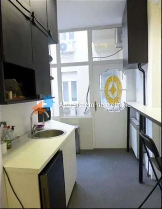 Rent, four bedroom apartment, 120m², Stari Grad, Beograd