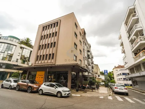 Prodaja, dvosoban stan, 78m², Centar, Podgorica - image 3