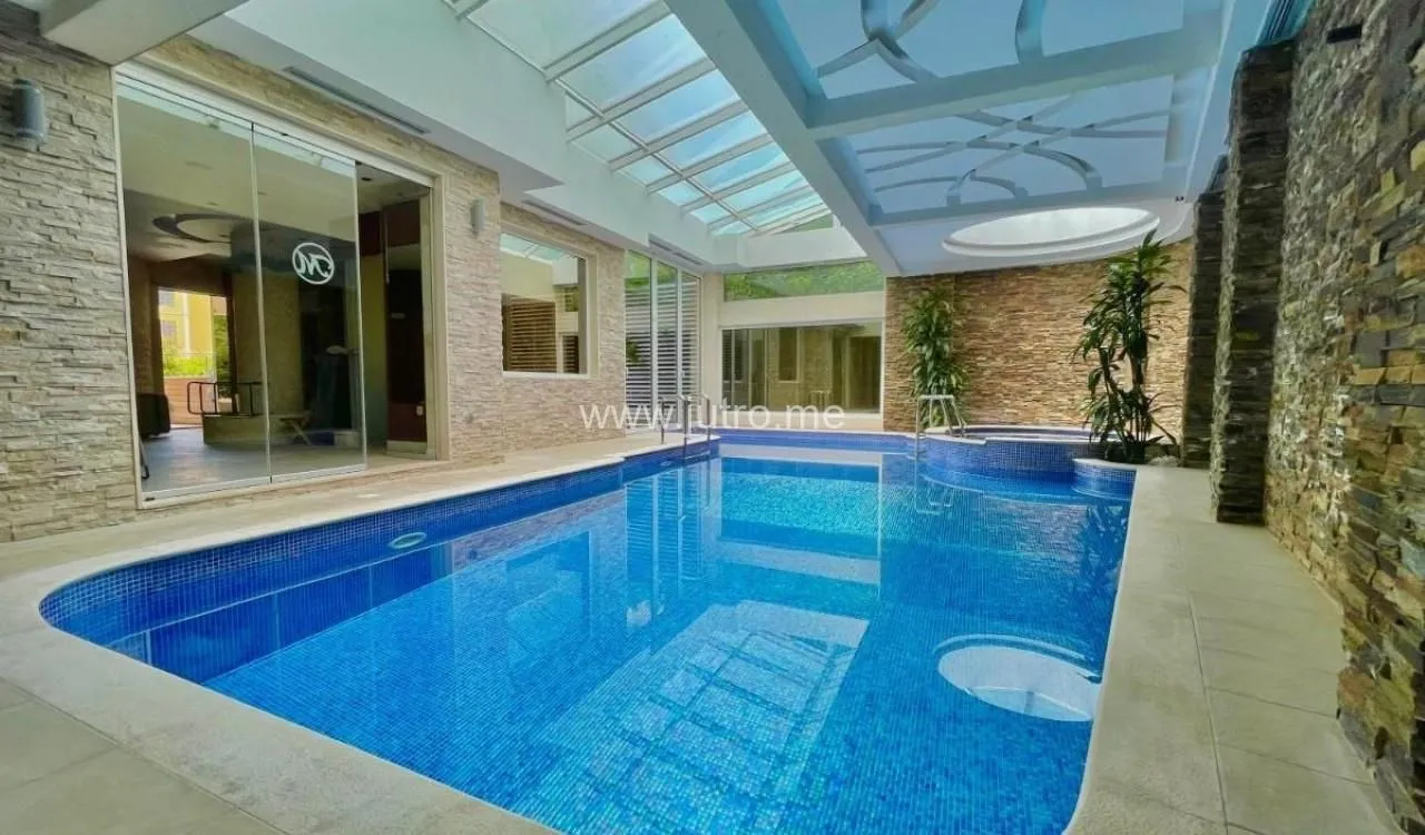 Prodaja, ugostiteljski objekat, 1300m², Centar, Budva