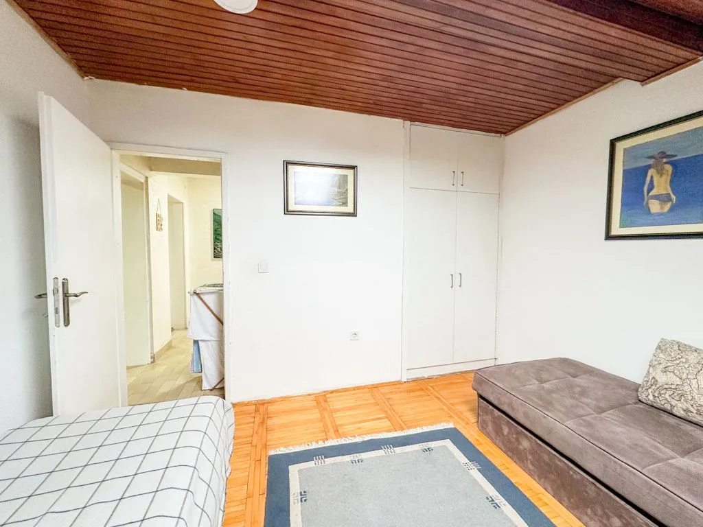 Izdavanje, kuća, 100m², Stari Aerodrom, Podgorica