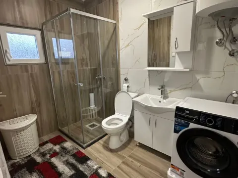 Izdavanje, dvosoban stan, 65m², Donja Gorica, Podgorica - image 9