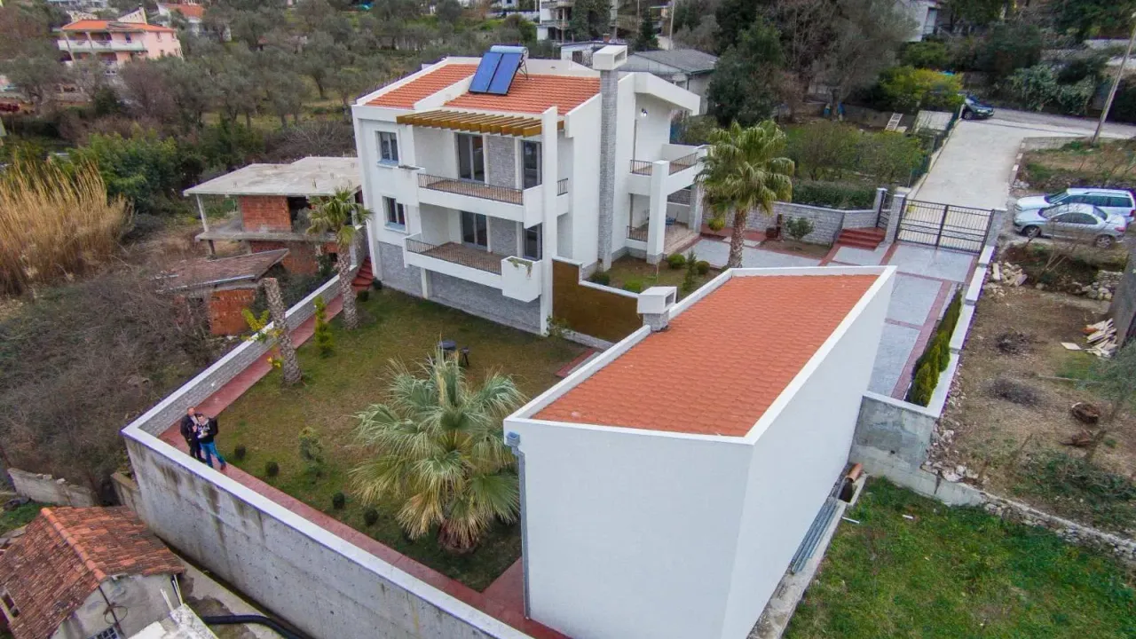 Sale, house, 248m², Bar, Crna Gora
