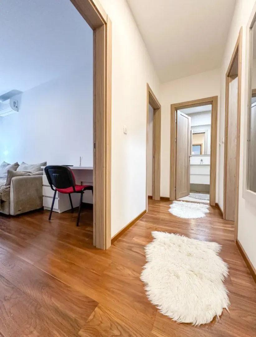 Izdavanje, dvosoban stan, 69m², Master Kvart, Podgorica