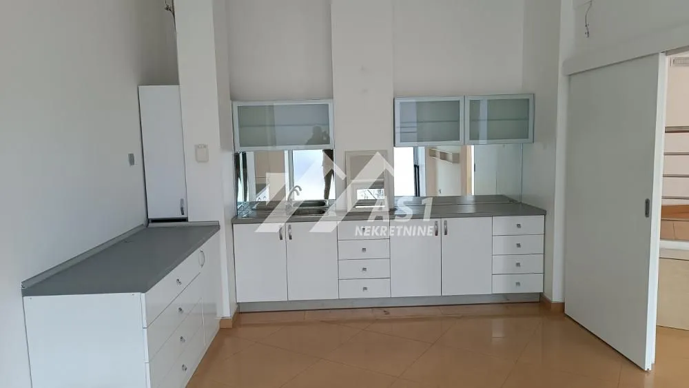Prodaja, dvosoban stan, 69m², Grbavica, Novi Sad Sve Podlokacije