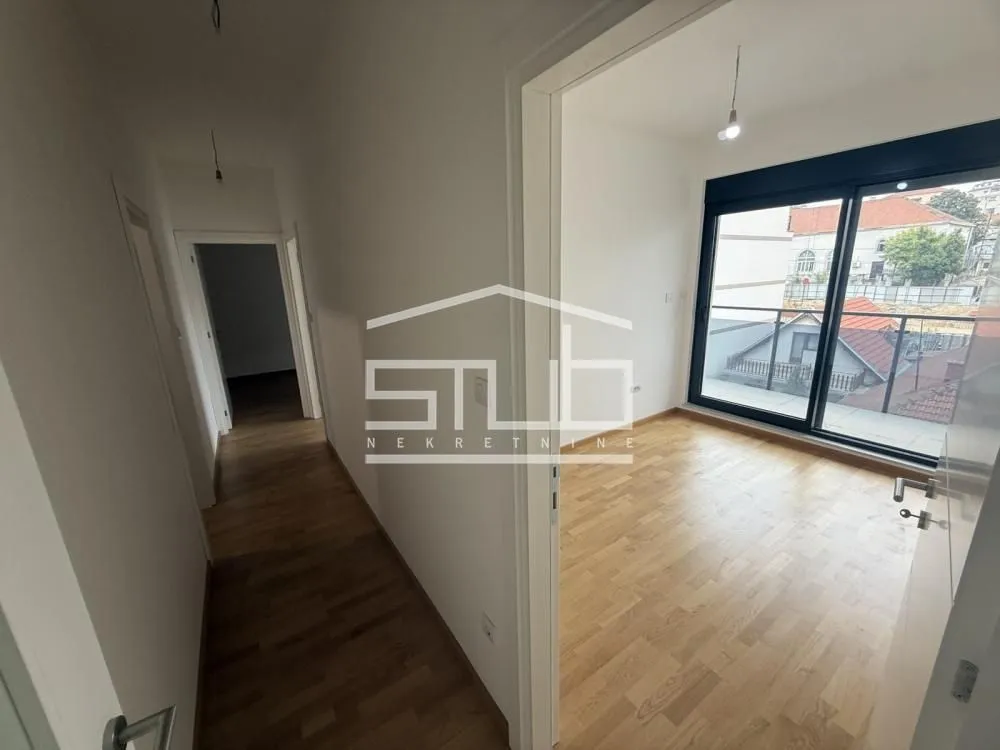 Prodaja, četvorosoban stan, 146m², Čukarica, Beograd