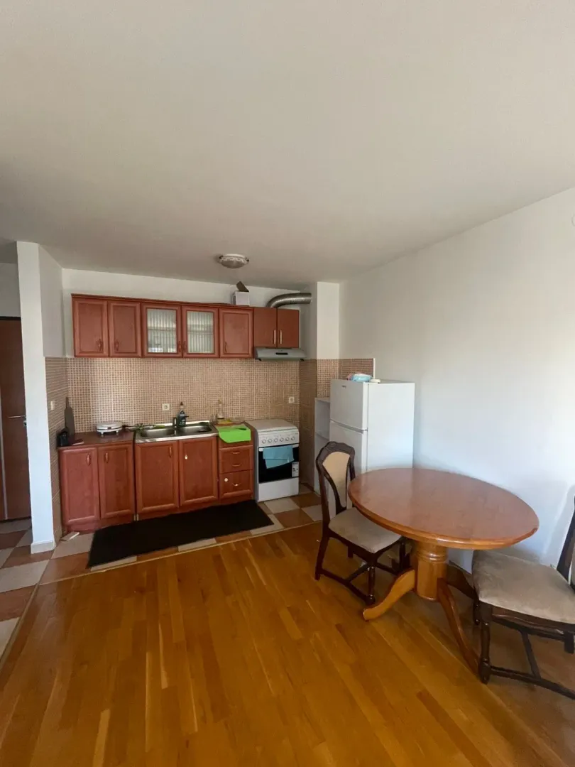 Izdavanje, jednosoban stan, 36m², 1 maj, Podgorica