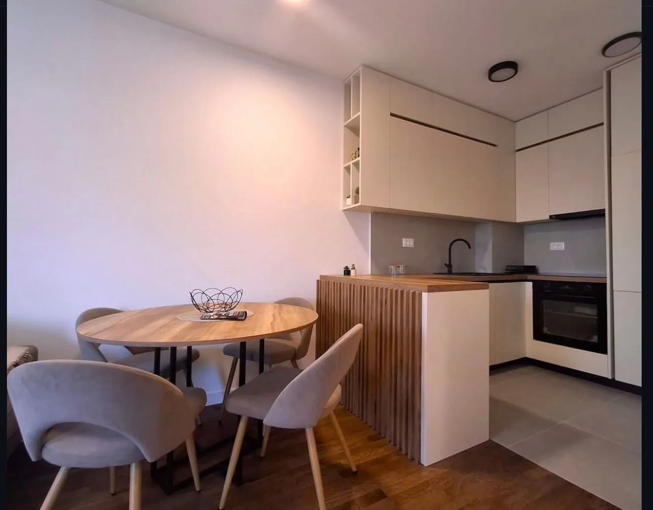 Izdavanje, jednosoban stan, 46m², Stari Aerodrom, Podgorica