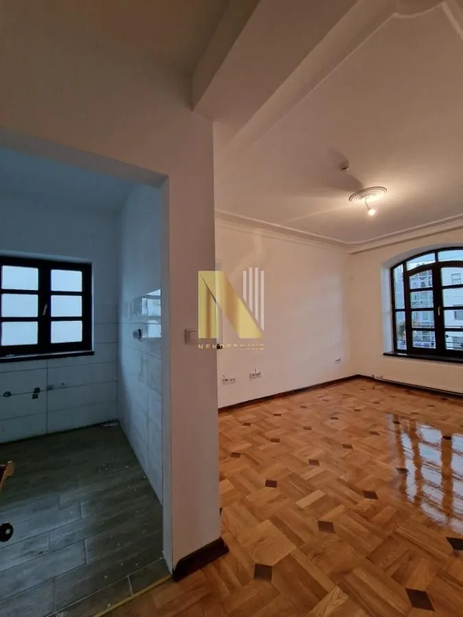 Rent, office space, 950m², Adamovićevo Naselje, Novi Sad Sve Podlokacije