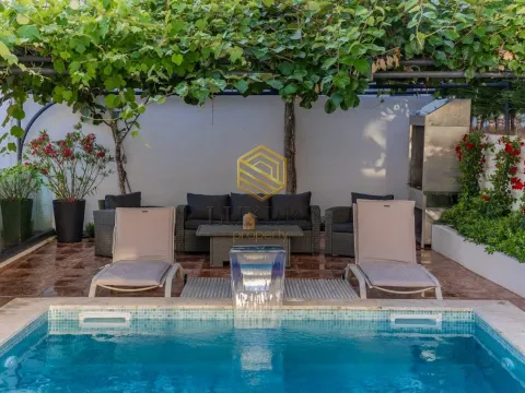 Rent, house, 300m², Markovići, Budva - image 9