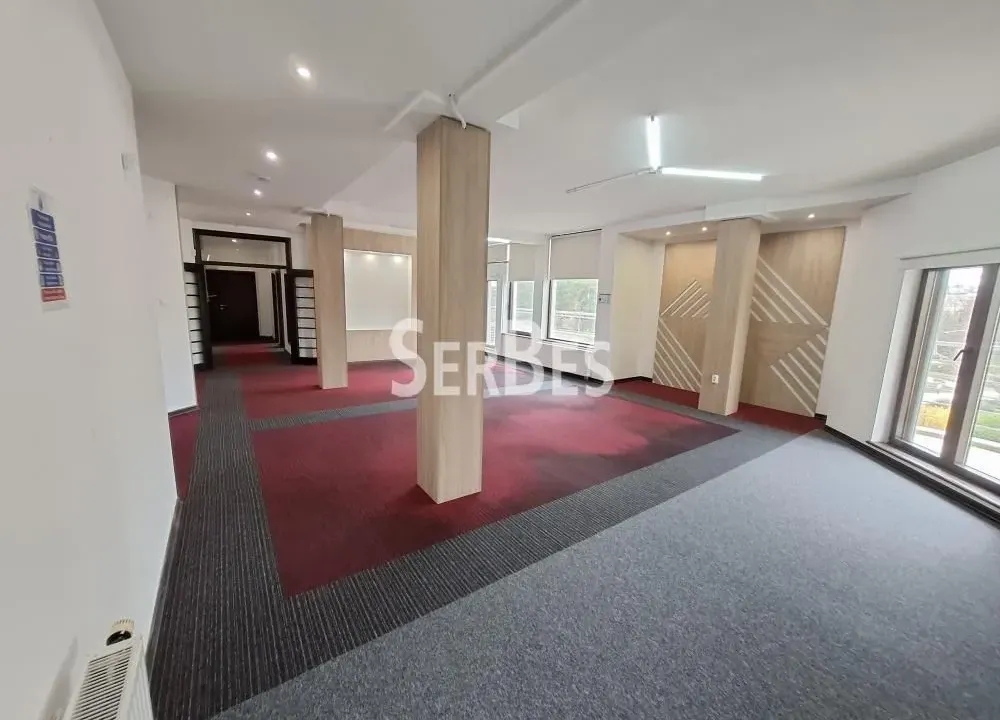 Izdavanje, poslovni prostor, 171m², Centar, Novi Sad