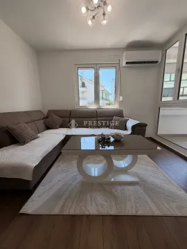 Rent, three bedroom apartment, 100m², Tološka šuma, Podgorica - image 1
