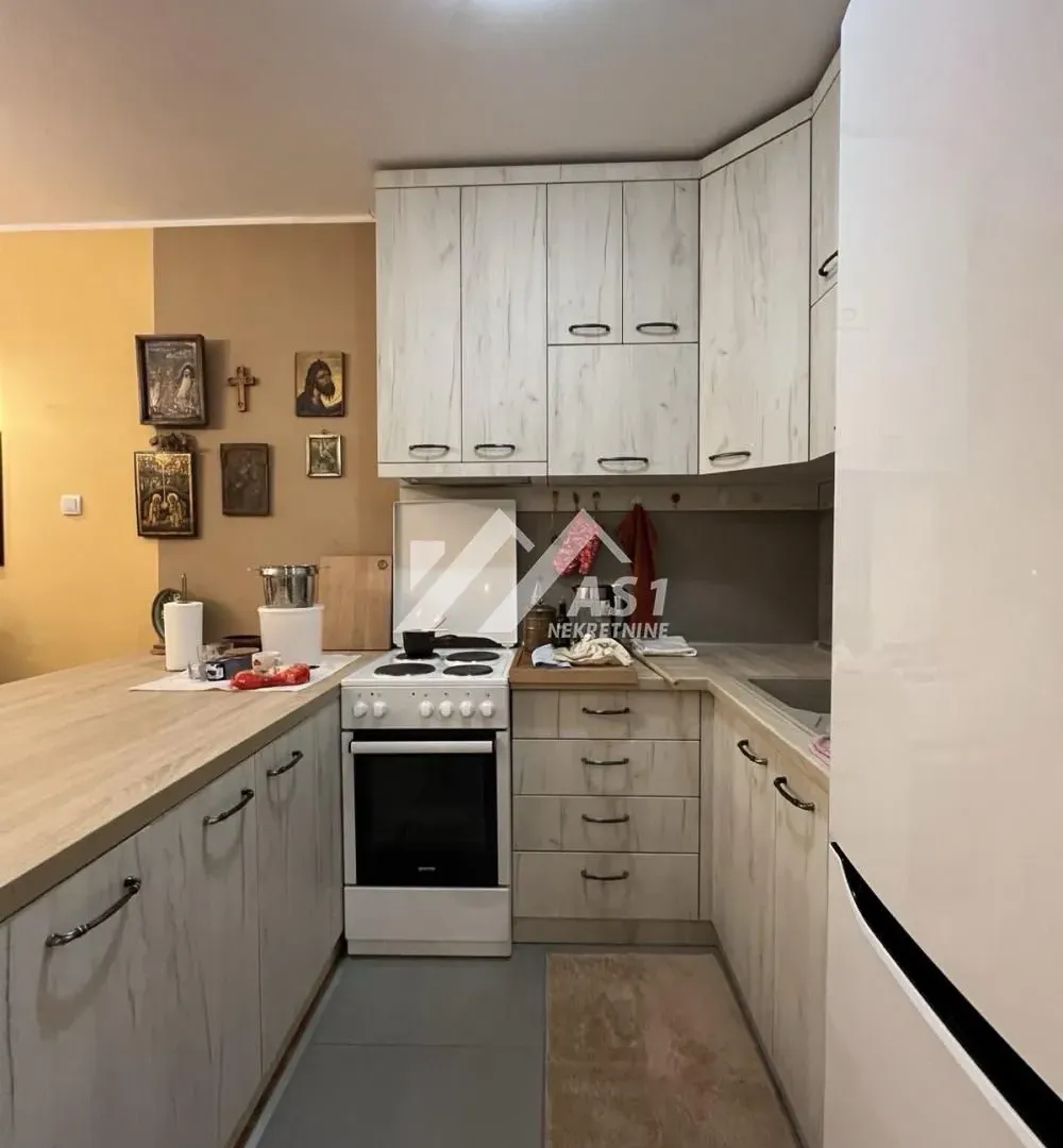 Izdavanje, dvosoban stan, 52m², Grbavica, Novi Sad Sve Podlokacije