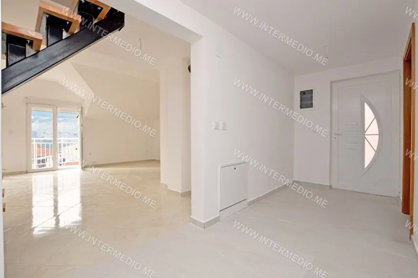 Prodaja, trosoban stan, 115m², Gomila, Herceg Novi