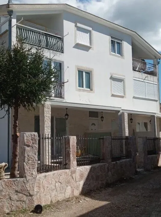 Sale, three bedroom apartment, 72m², Centar, Bar