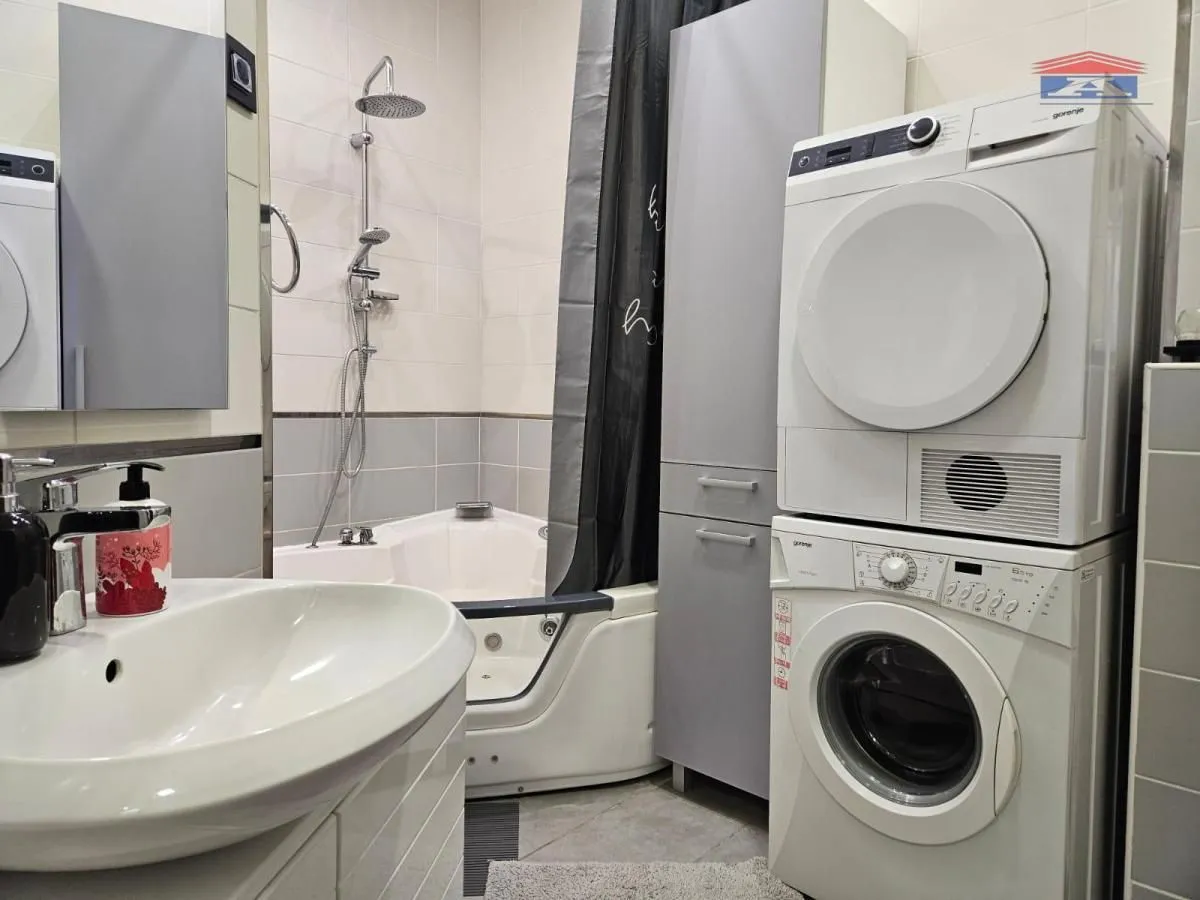 Izdavanje, dvosoban stan, 54m², Bulevar Evrope, Novi Sad Sve Podlokacije
