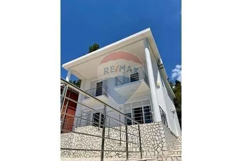 Prodaja, kuća, 148m², Šušanj, Bar