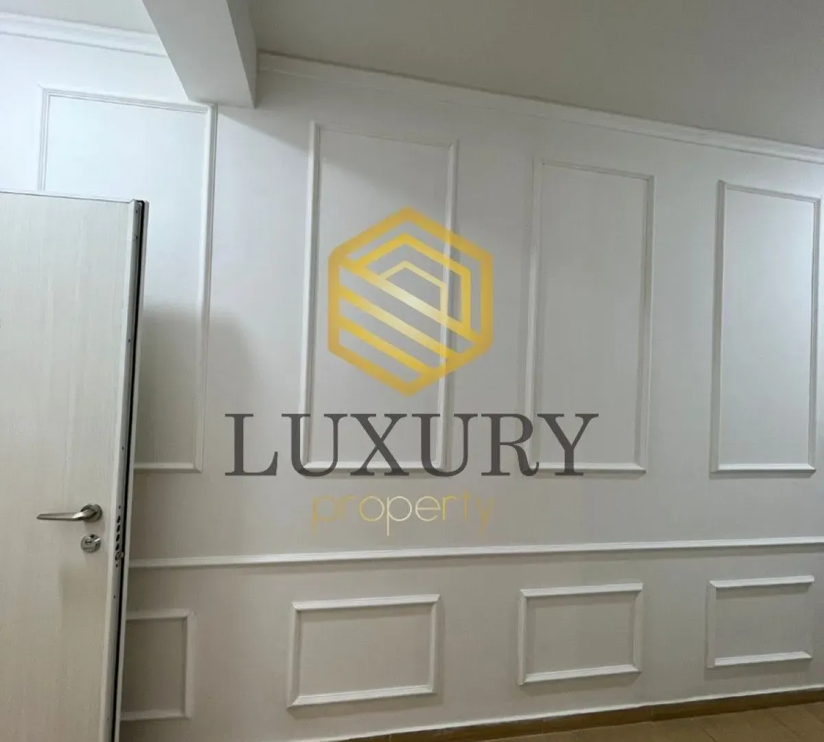 Rent, one bedroom apartment, 80m², Dobrota, Kotor