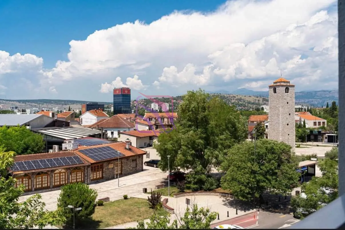 Pogled na grad sa terase.