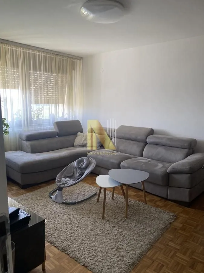 Prodaja, trosoban stan, 64m², Petrovaradin, Novi Sad