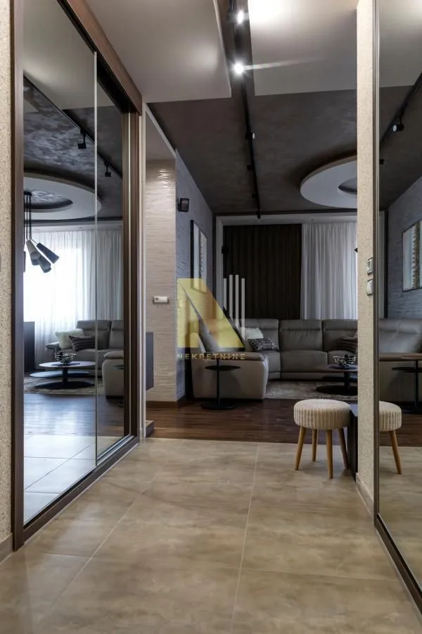 Izdavanje, četvorosoban stan, 125m², Sajmište, Novi Sad