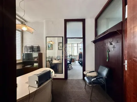 Rent, office space, 115m², Savski Venac, Beograd - image 12