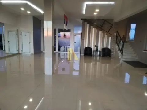 Rent, office space, 400m², Čenej, Novi Sad Sve Podlokacije - image 9