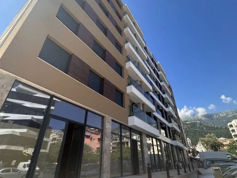 Rent, two bedroom apartment, 60m², Rozino, Budva - image 10
