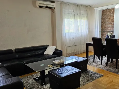 Izdavanje, jednosoban stan, 50m², Blok 5, Podgorica - image 2
