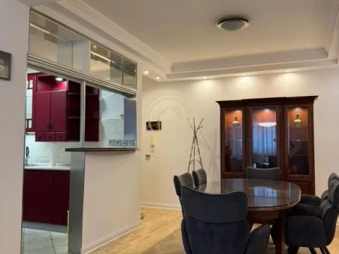 Izdavanje, trosoban stan, 120m², Savski Venac, Beograd - image 20