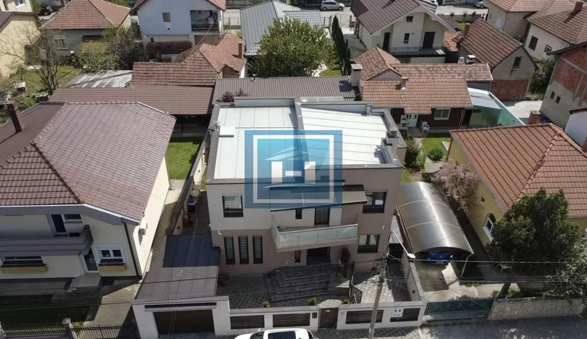 Sale, house, 240m², Centar, Jagodina