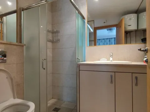 Rent, three bedroom apartment, 93m², Budva, Crna Gora - image 12